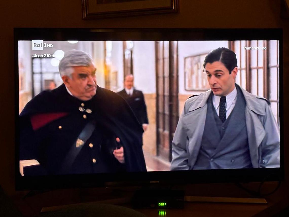 Lino Guanciale e Antonio Milo in una scena tratta dal primo episodio de "Il commissario Ricciardi 3"