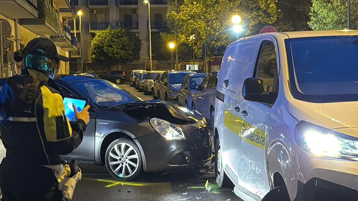 Incidente in via Venezia a Taranto - foto di Francesco Manfuso