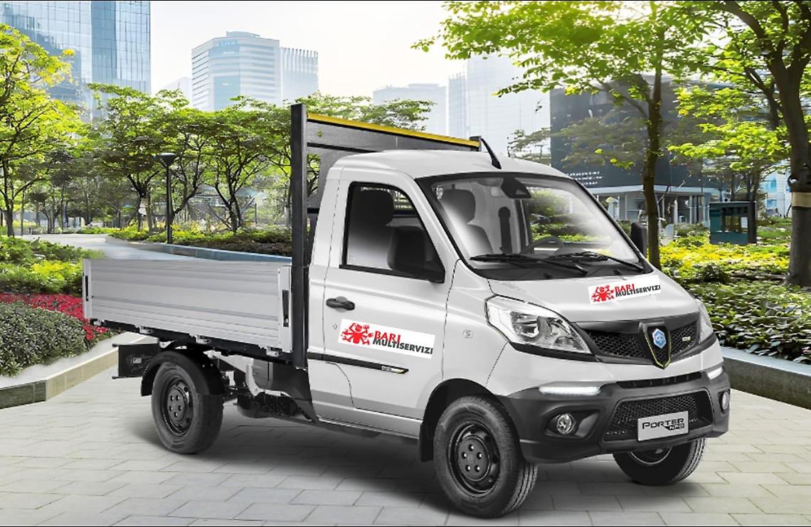 Un mezzo della Multiservizi Bari