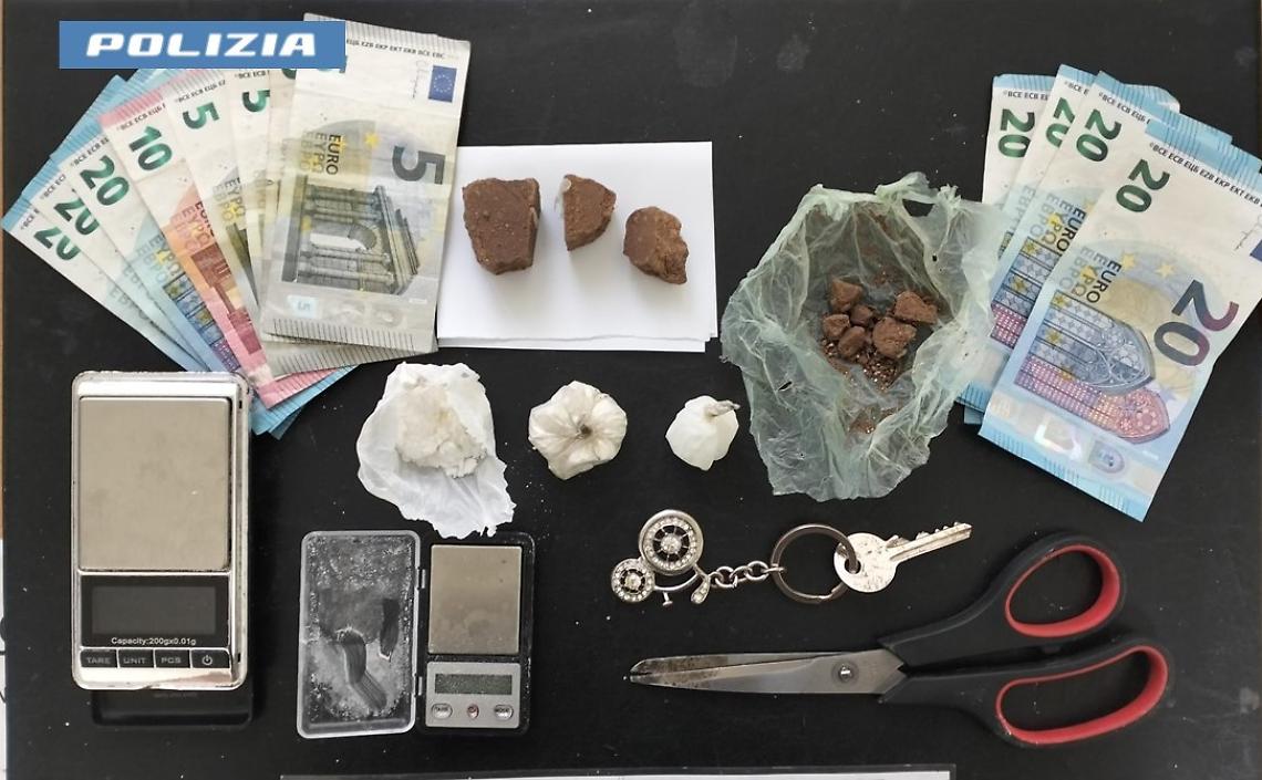 Droga e soldi sequestrati dalla Polizia