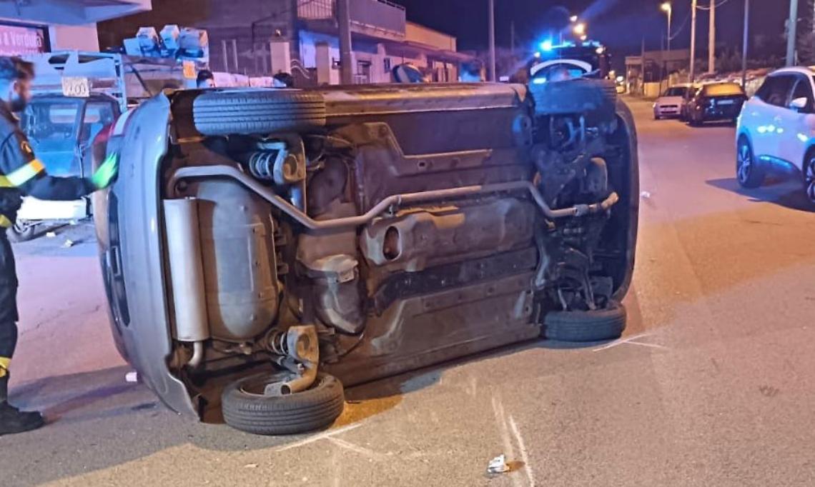 Incidente nella notte in via Sanguzza a Taranto - foto di Francesco Manfuso