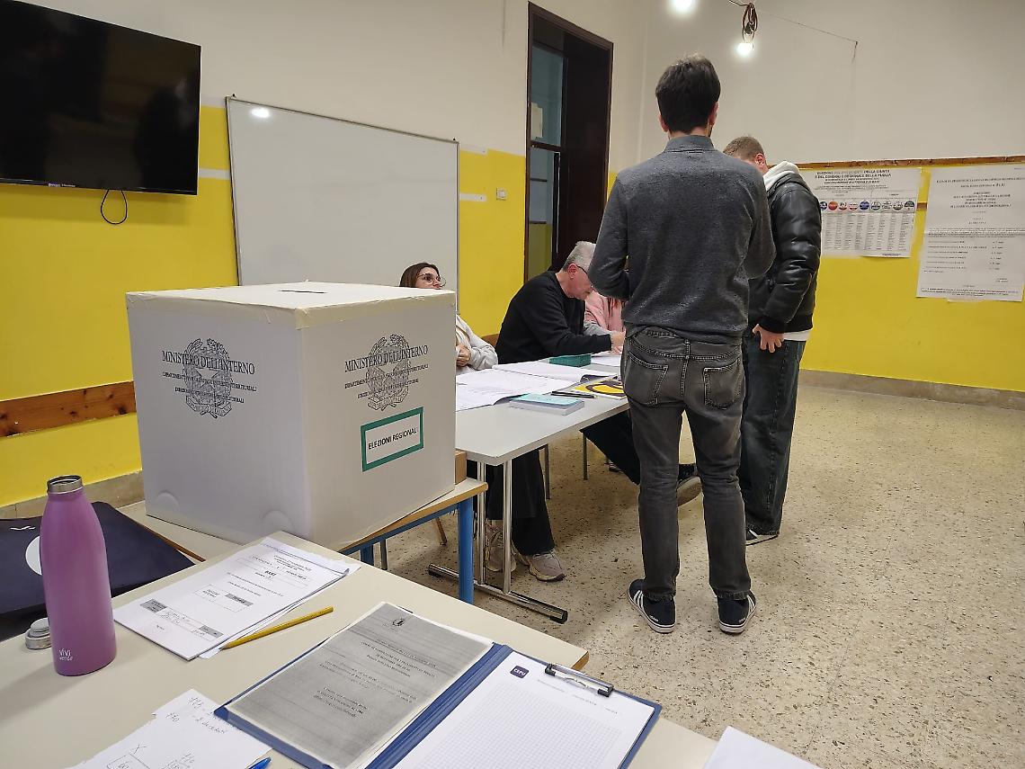 Un seggio elettorale