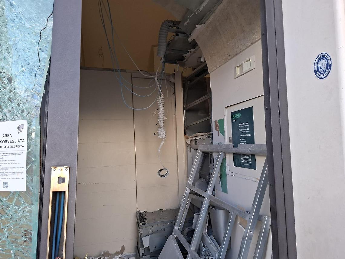 Il bancomat preso d'assalto a Ginosa - Foto pubblicata da "Che si dice a Ginosa? by Piazzanews"