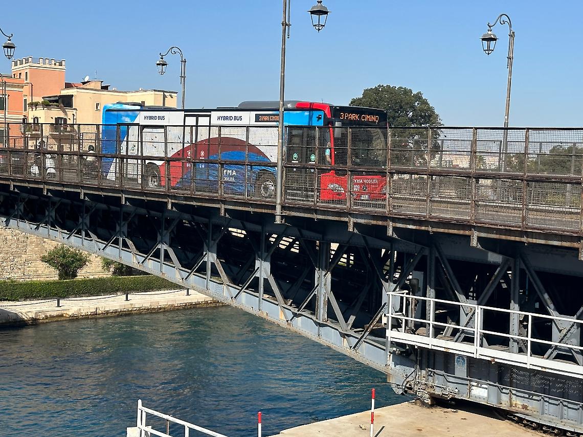 Un mezzo Kyma Mobilità