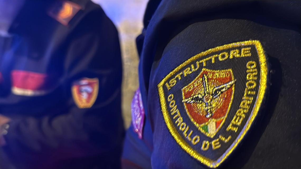 L'intervento delle forze dell'ordine - foto Francesco Manfuso