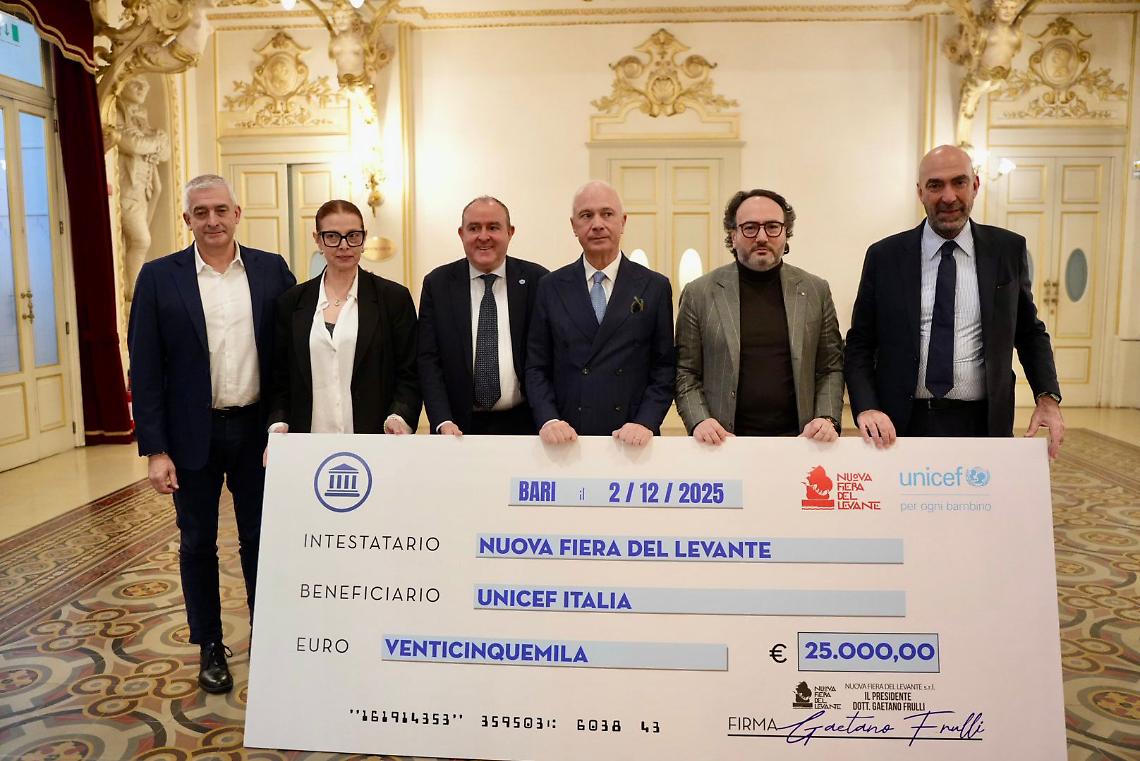 Fiera del Levante, consegnato all’Unicef l’assegno da 25.000 euro