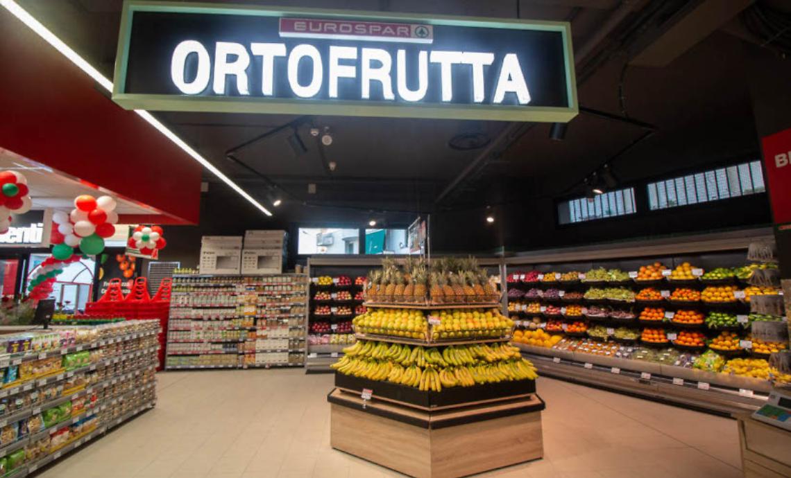 Il supermercato preso d'assalto a Trinitapoli