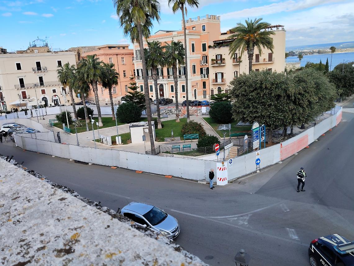 I lavori in piazza Castello a Taranto