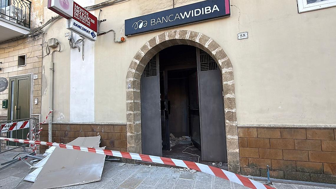 Assalto ad un bancomat a Castellaneta Marina