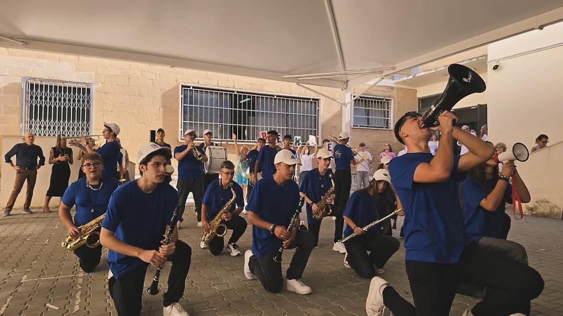 “Musica in corsia”, gli studenti portano il Natale nei reparti pediatrici del Vito Fazzi