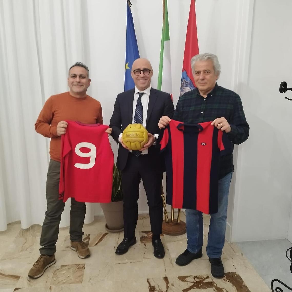 Il Sindaco Piero Bitetti incontra i responsabili del Museo del Taranto Calcio