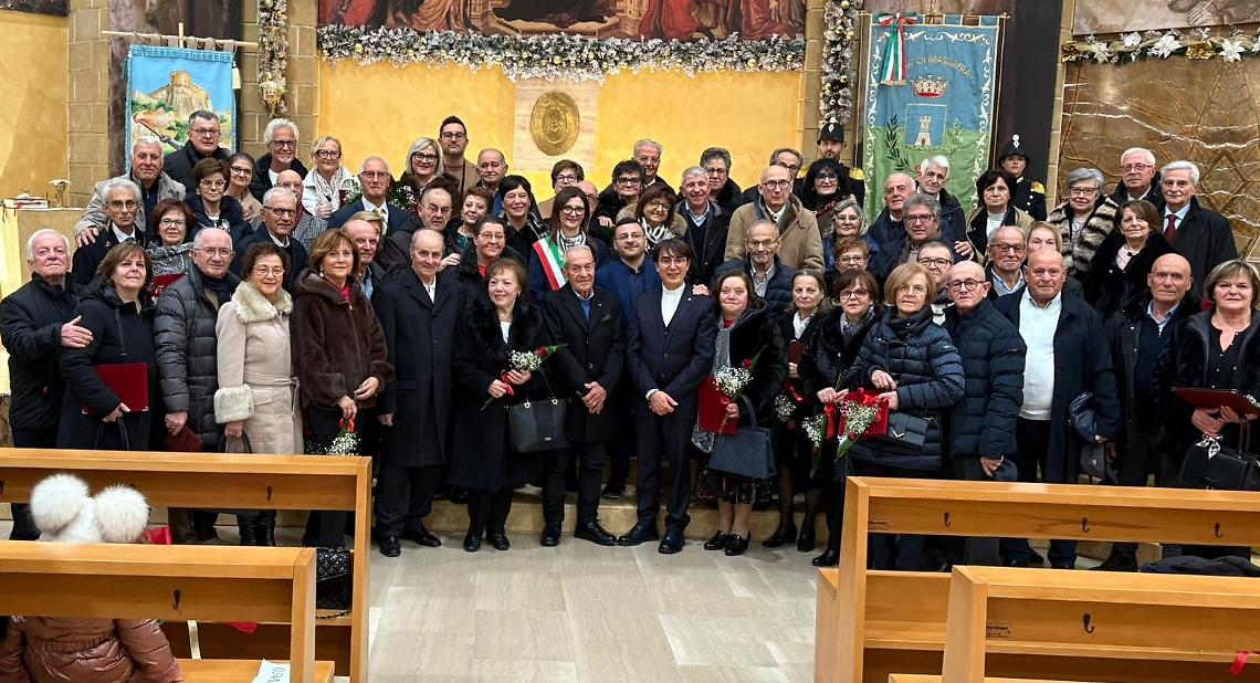 Nozze d&rsquo;oro a Massafra, 33 coppie festeggiano 50 anni di matrimonio