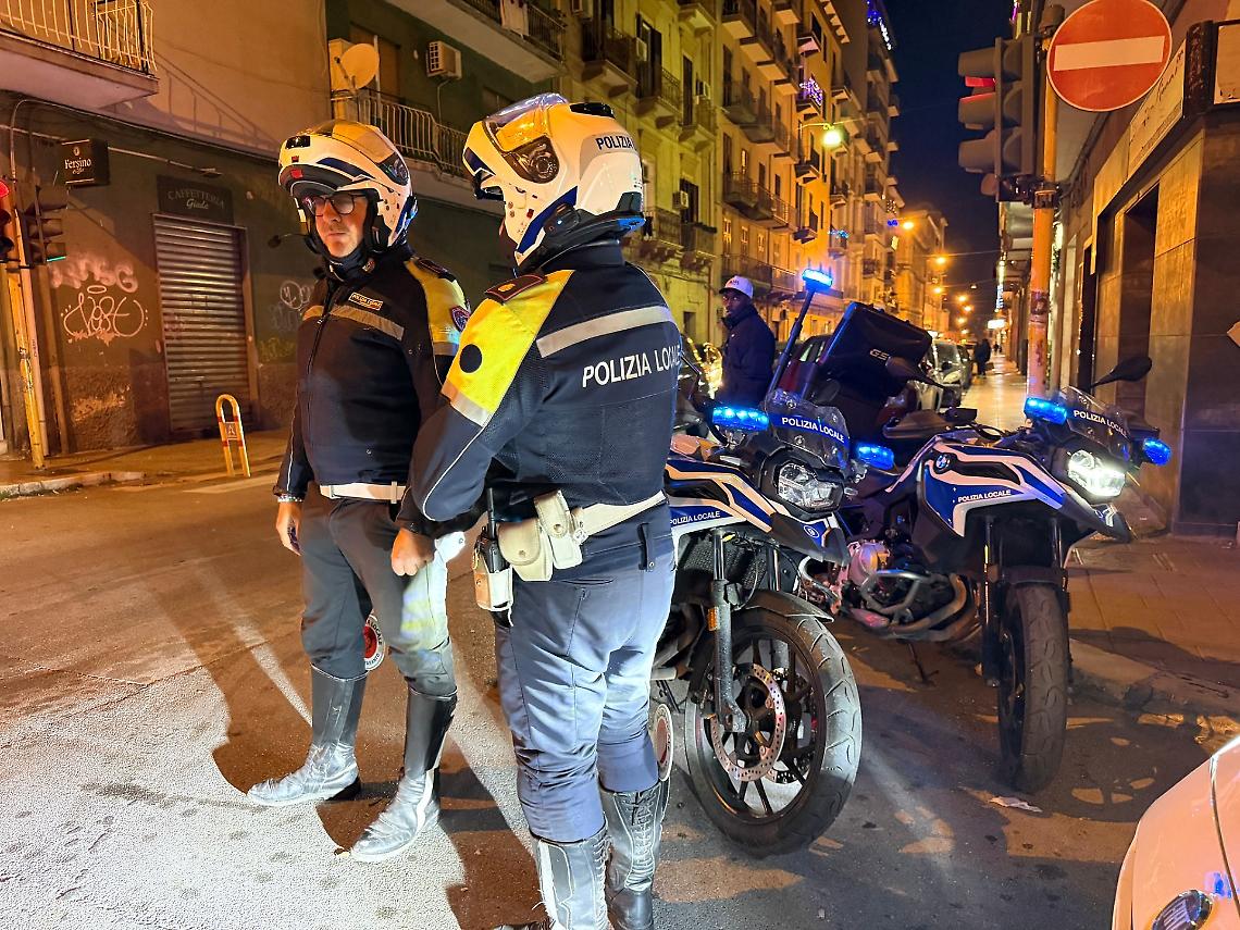 La Polizia locale sul luogo dell'incidente - Foto di Francesco Manfuso