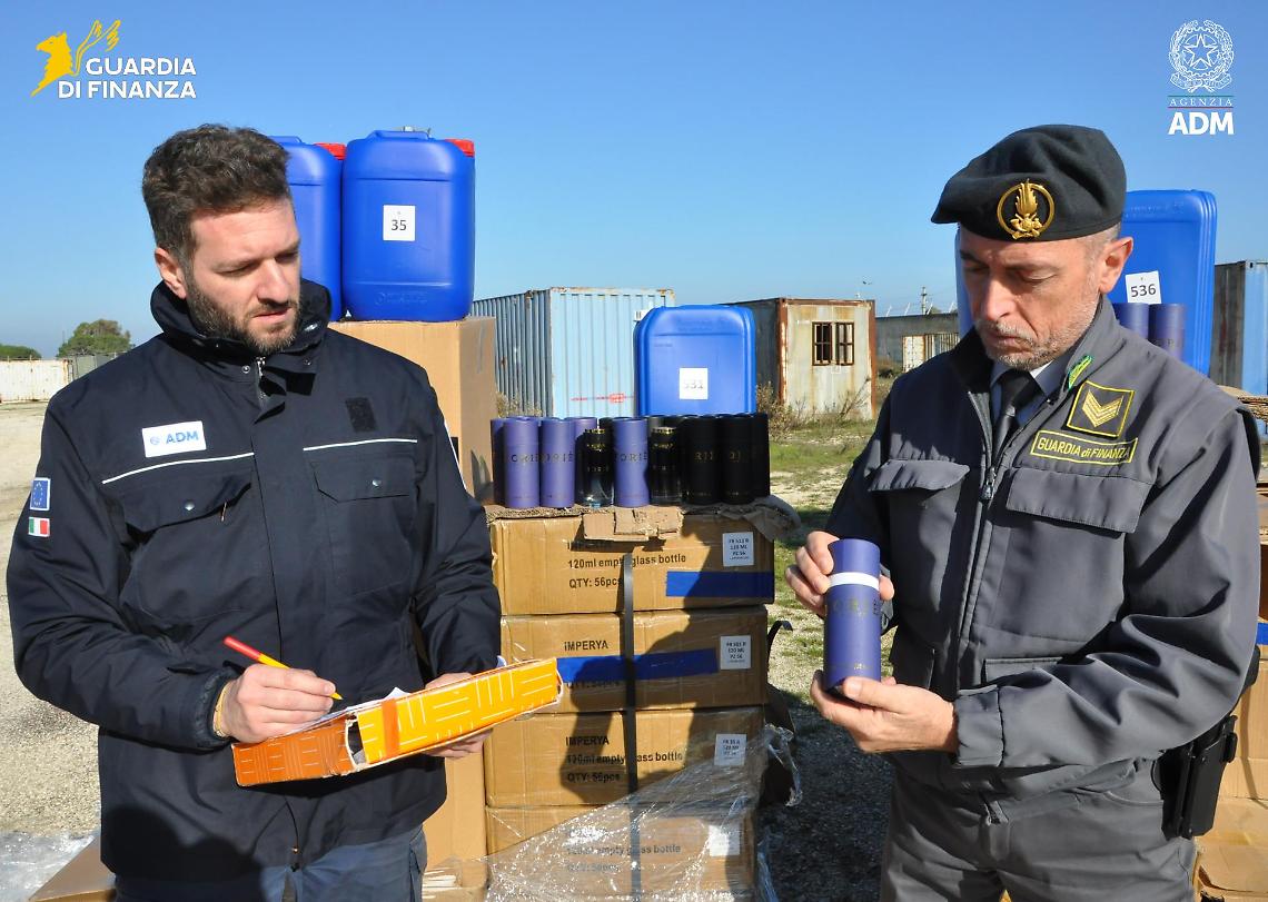 L'intervento della Finanza e dell'Agenzia delle Dogane di Brindisi