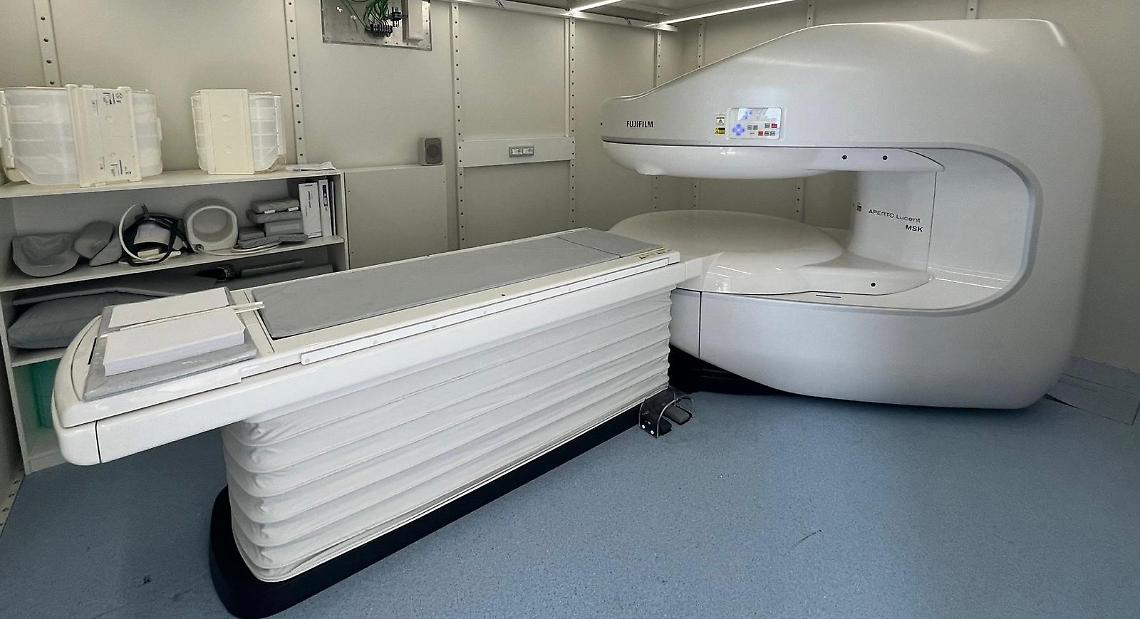 Una risonanza magnetica aperta