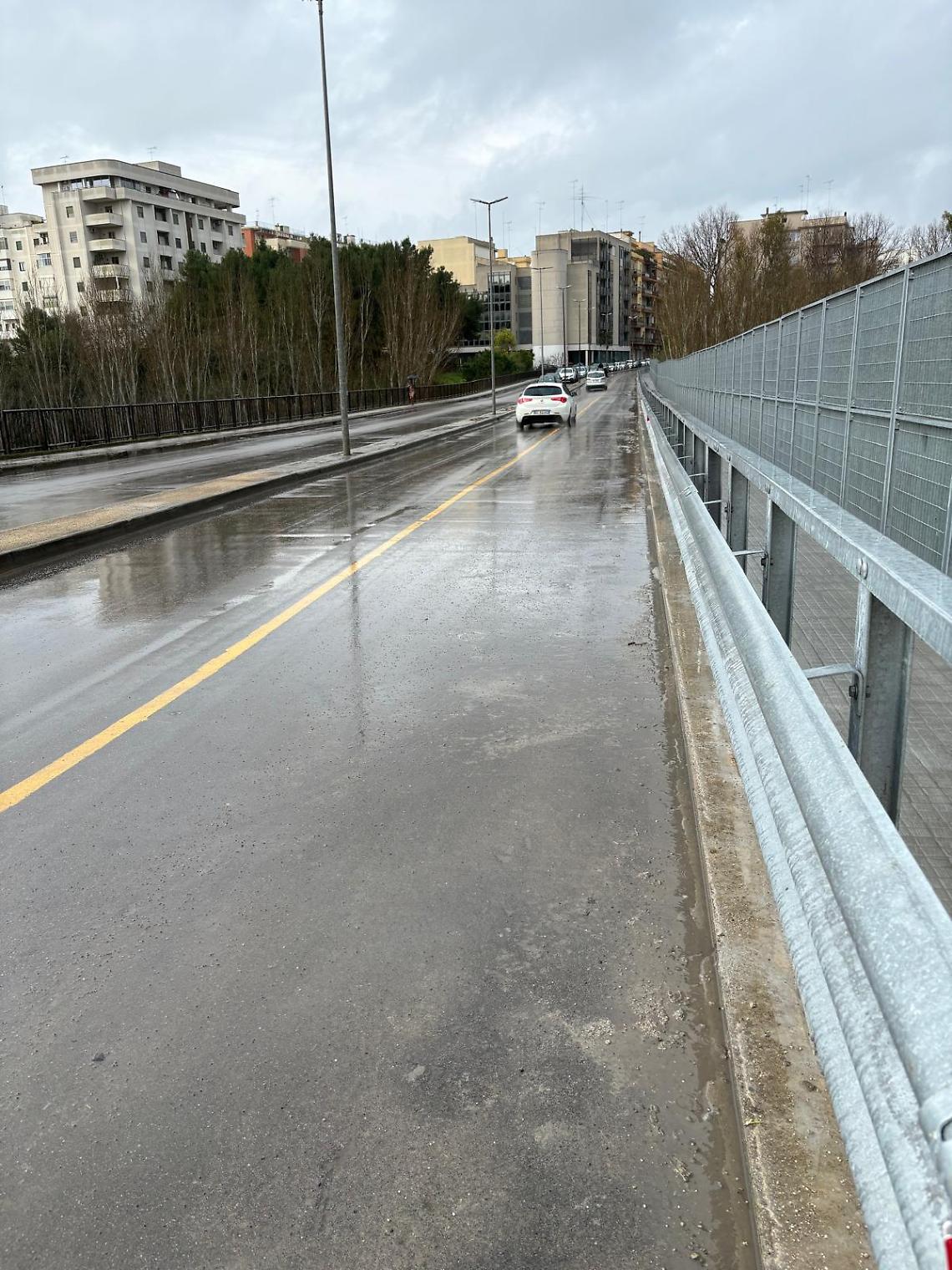 Riapre il cavalcavia del rione Bozzano