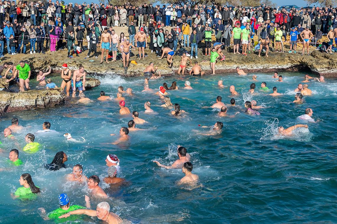 Tuffo di Capodanno a Brindisi - archivio