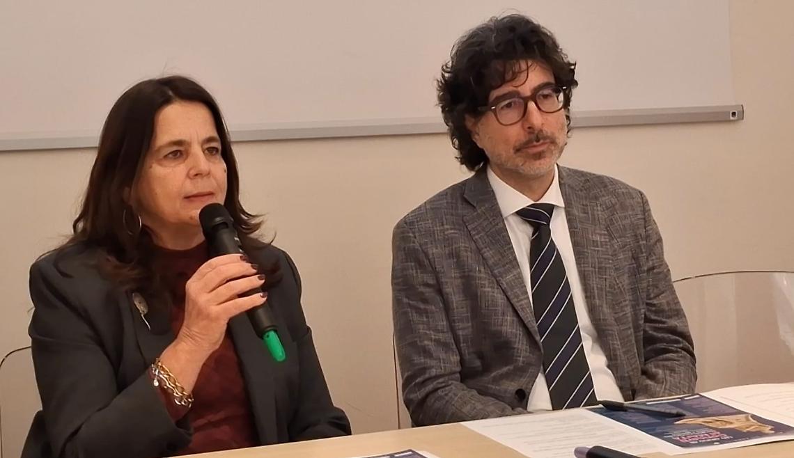 La direttrice del MArTA, Stella falzone e il M&deg; Piero Romano