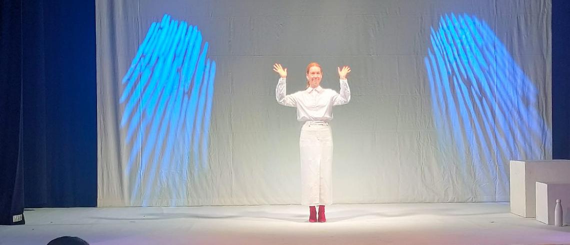 Cristiana Capotondi incanta il Teatro Comunale di Massafra