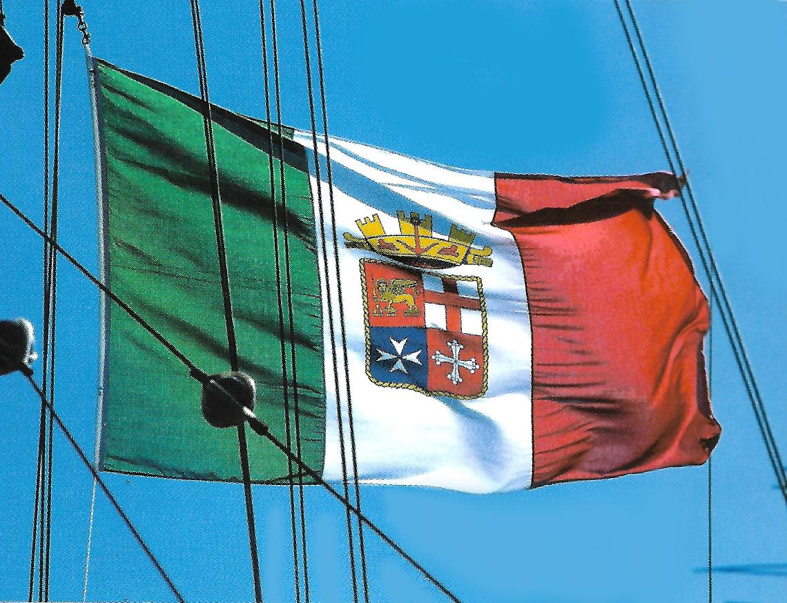 Bandiera della Marina Militare - foto Marco Amatimaggio