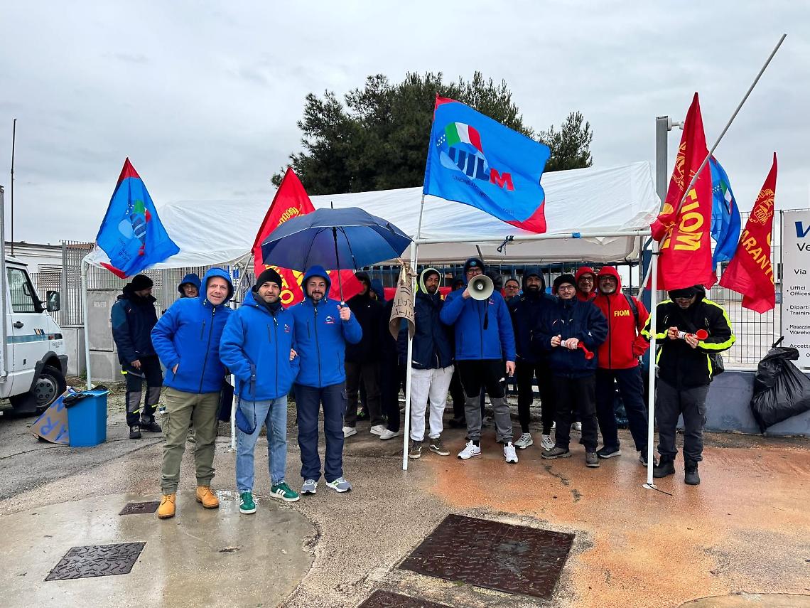 La mobilitazione contro la chiusura di Vestas Italia a Taranto