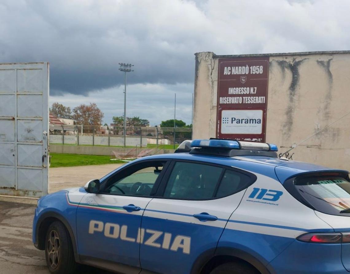 La Polizia di Stato davanti allo stadio di Nard&ograve;
