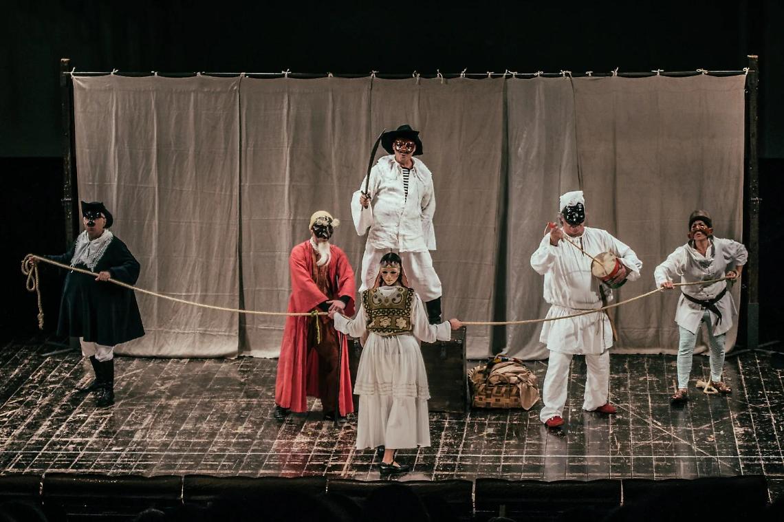 "Pulcinella a corte": foto di scena