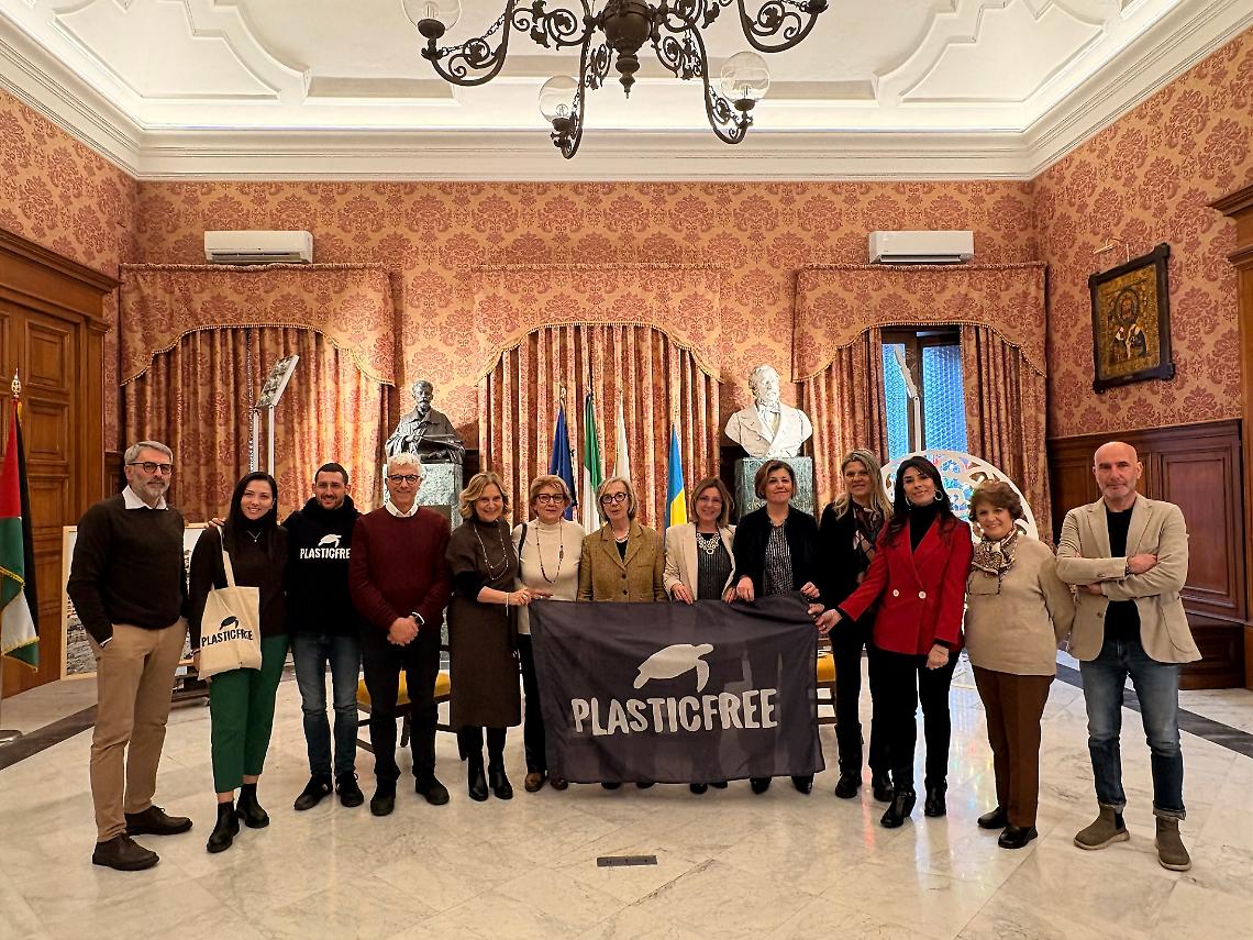 All Together Now, Bari scende in campo contro i rifiuti