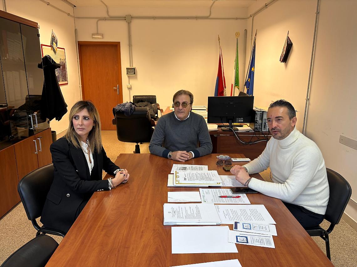 Da sin.: Simona Basile, l'Assessore Francesco Cosa e Umberto Ingrosso