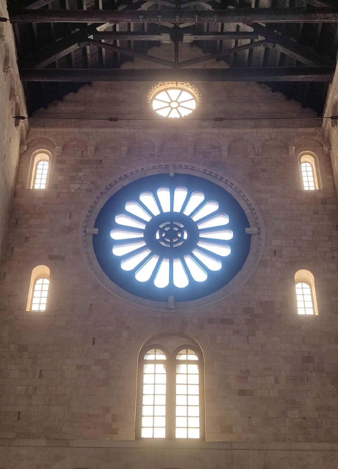 Il rosone della Cattedrale di Bari
