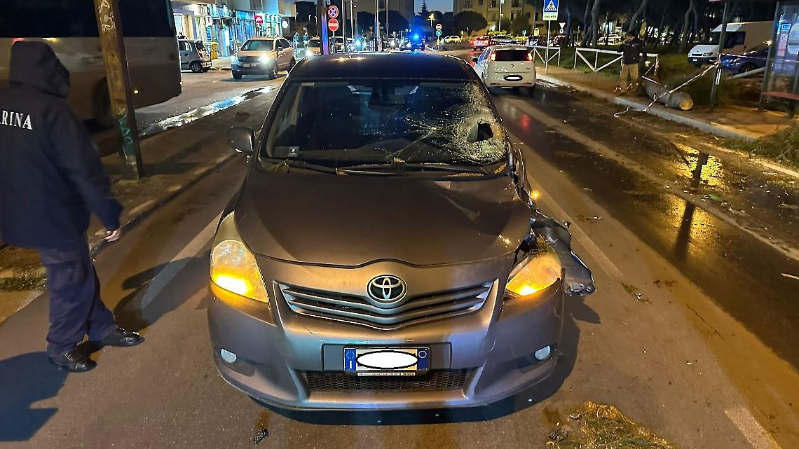 Incidente in viale Europa a Taranto - foto di Francesco Manfuso
