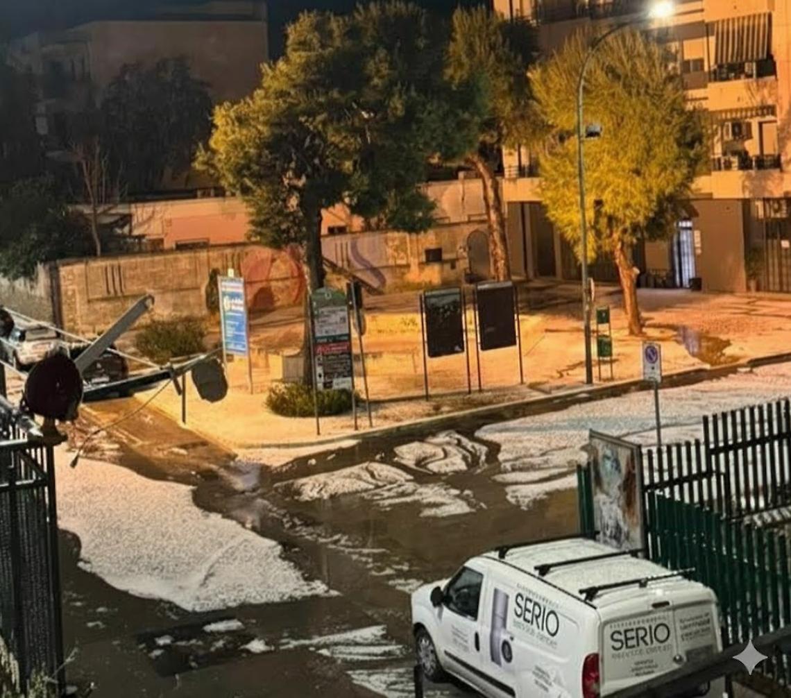 Grandine imbianca Grottaglie, cimitero chiuso per maltempo