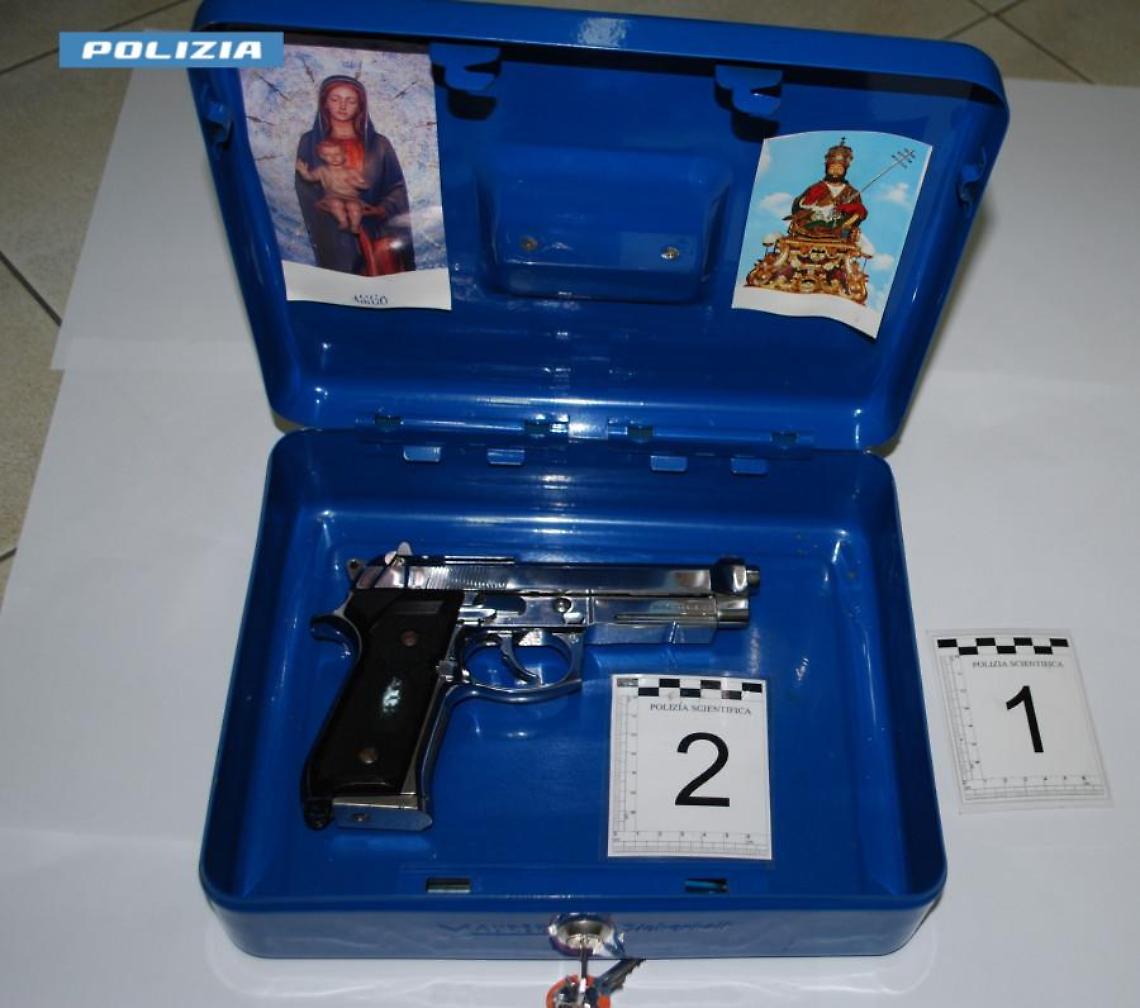 La pistola sequestrata