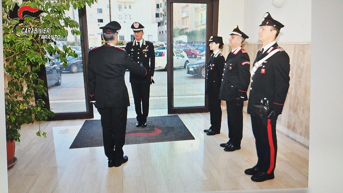 Il generale Mannucci Benincasa saluta i Carabinieri di Taranto