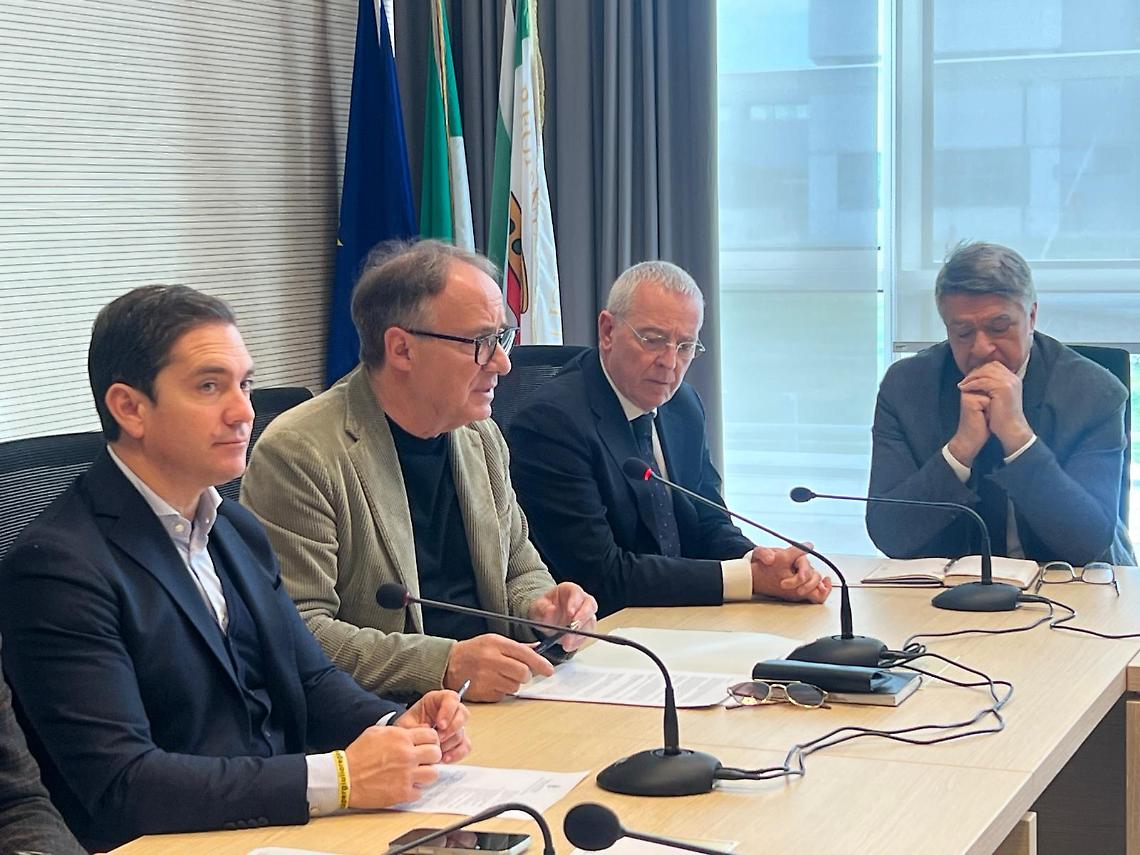 Sebastiano Leo, il secondo da sinistra