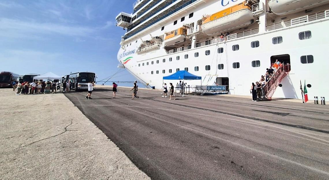 Crociere nel porto di Taranto