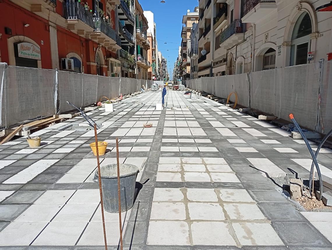 I lavori di riqualificazione di via Manzoni a Bari