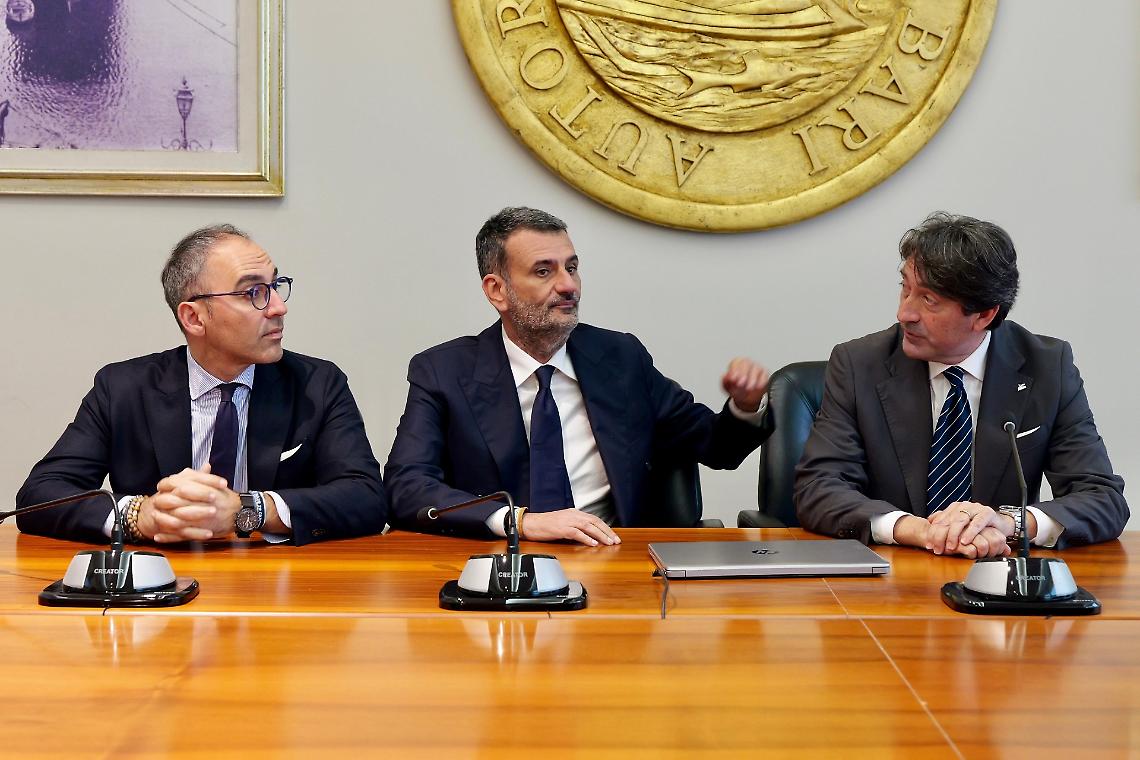 da sin.: Raffaele Piemontese, Antonio Decaro e Francesco Mastro