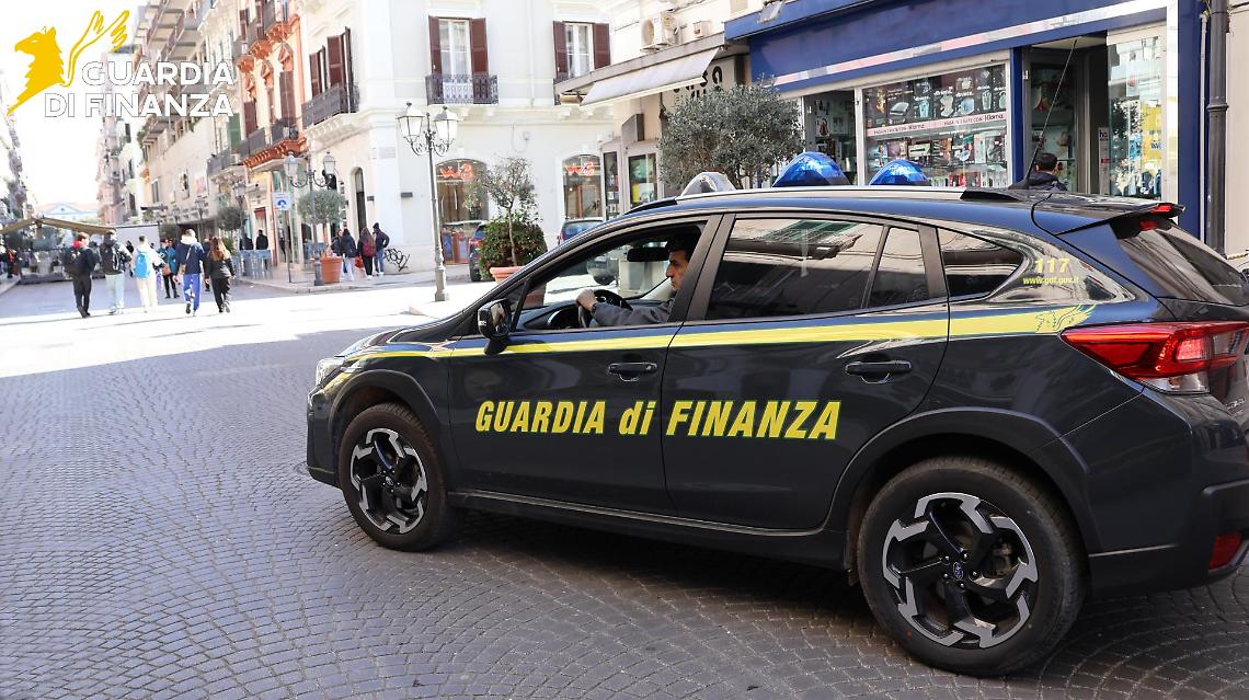 La Guardia di Finanza a Taranto