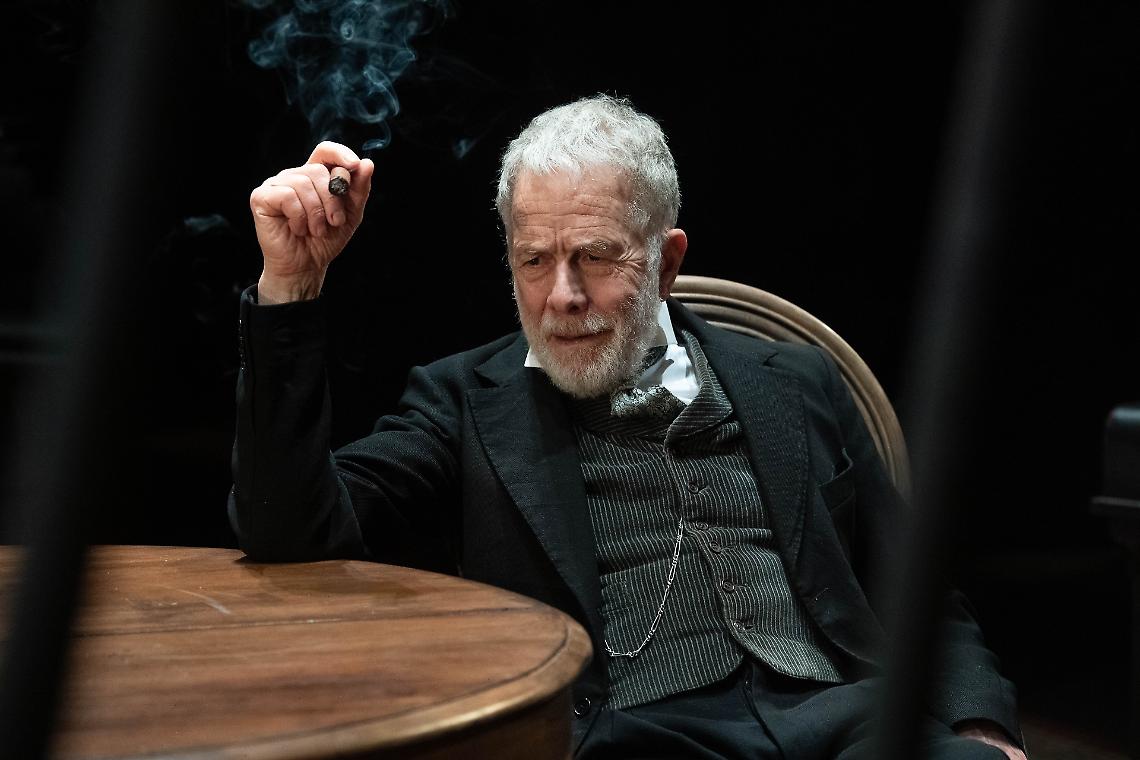 Gabriele Lavia in una foto di scena