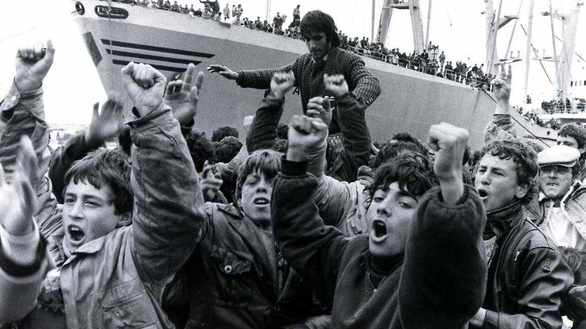Lo sbarco degli albanesi nel porto di Brindisi nel 1991