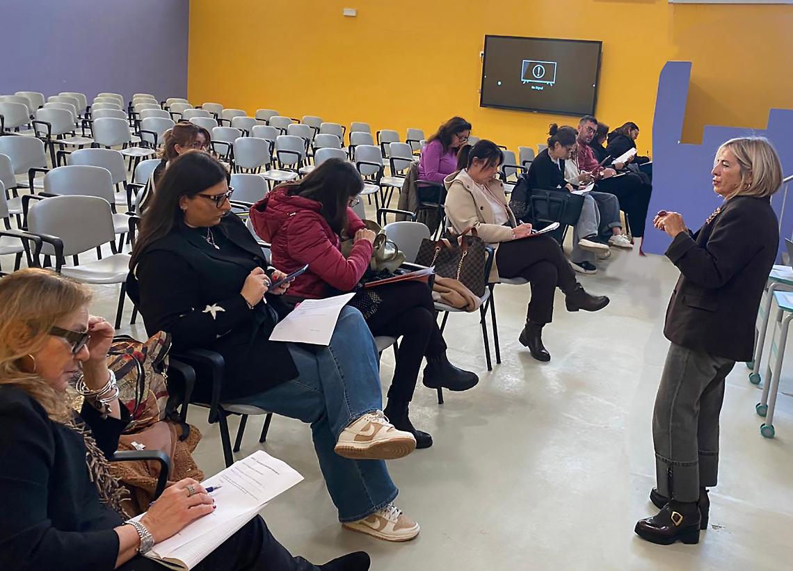 Docenti ed esperti a lezione di inclusione con "BES-T Community in Best Practice"