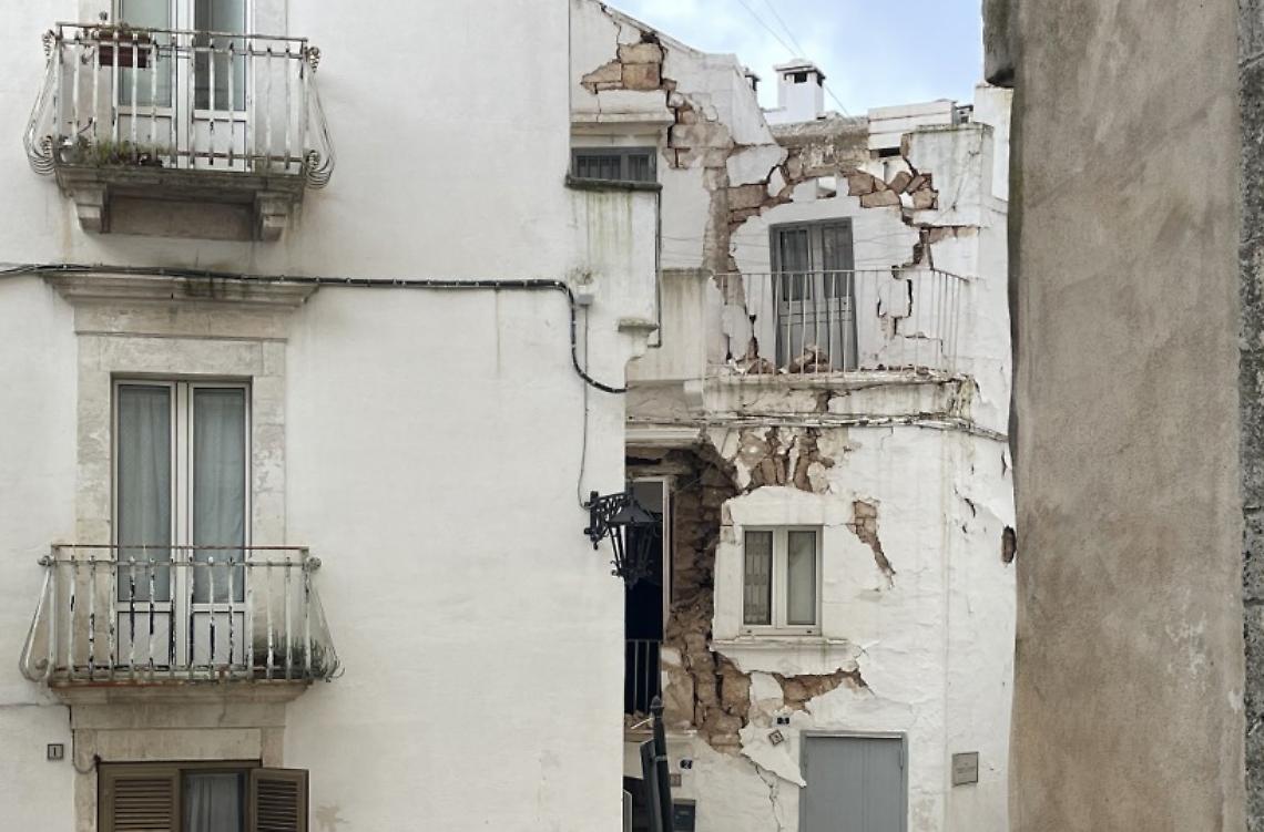 Esplosione nel centro storico di Martina Franca - foto di Fada News