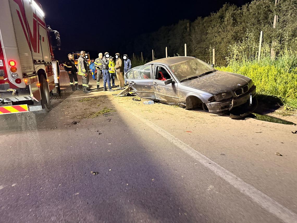 Auto fuori strada sulla Statale 7, conducente in gravi condizioni - foto di Francesco Manfuso