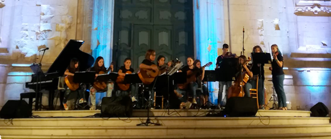 L'orchestra di chitarre &ldquo;Andr&eacute;s Segovia&rdquo; (fonte sito Guitar Artium)