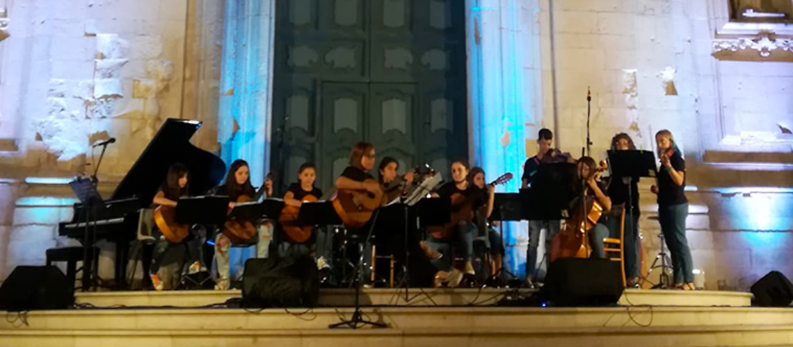 L'orchestra di chitarre &ldquo;Andr&eacute;s Segovia&rdquo; (fonte sito Guitar Artium)