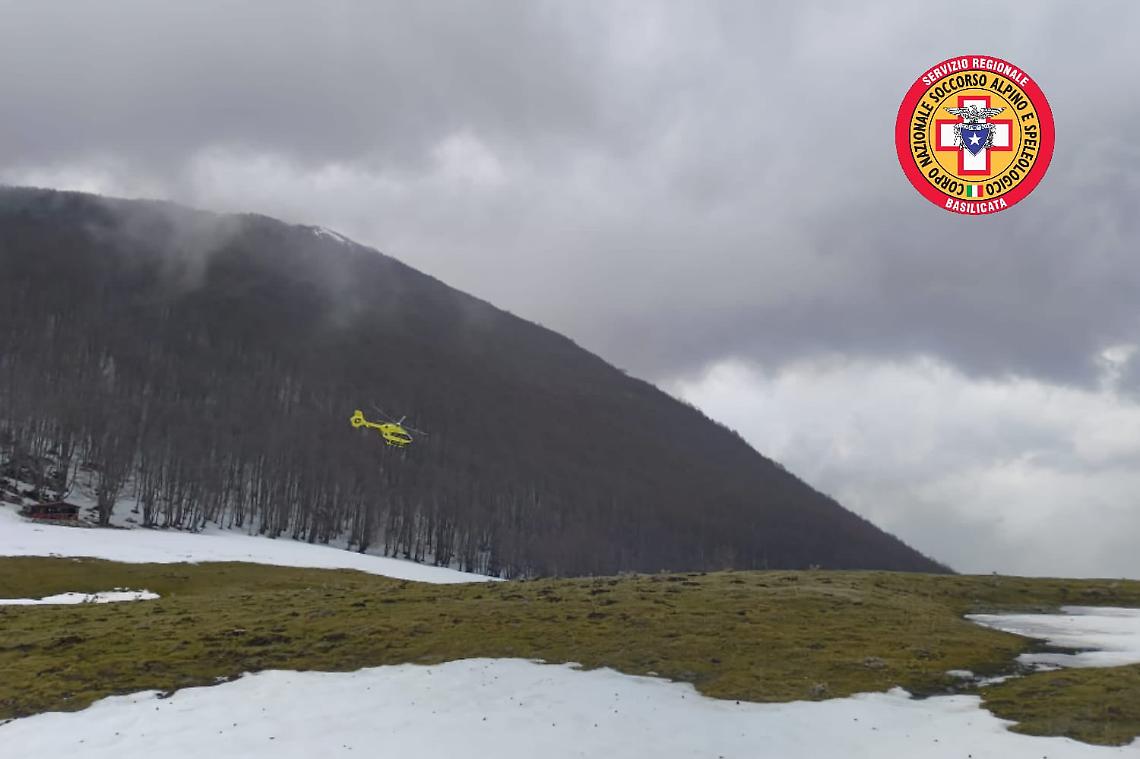 Alpinista ferito sul Pollino, soccorso con l&rsquo;elicottero - foto del Soccorso Alpino e Speleologico Basilicata