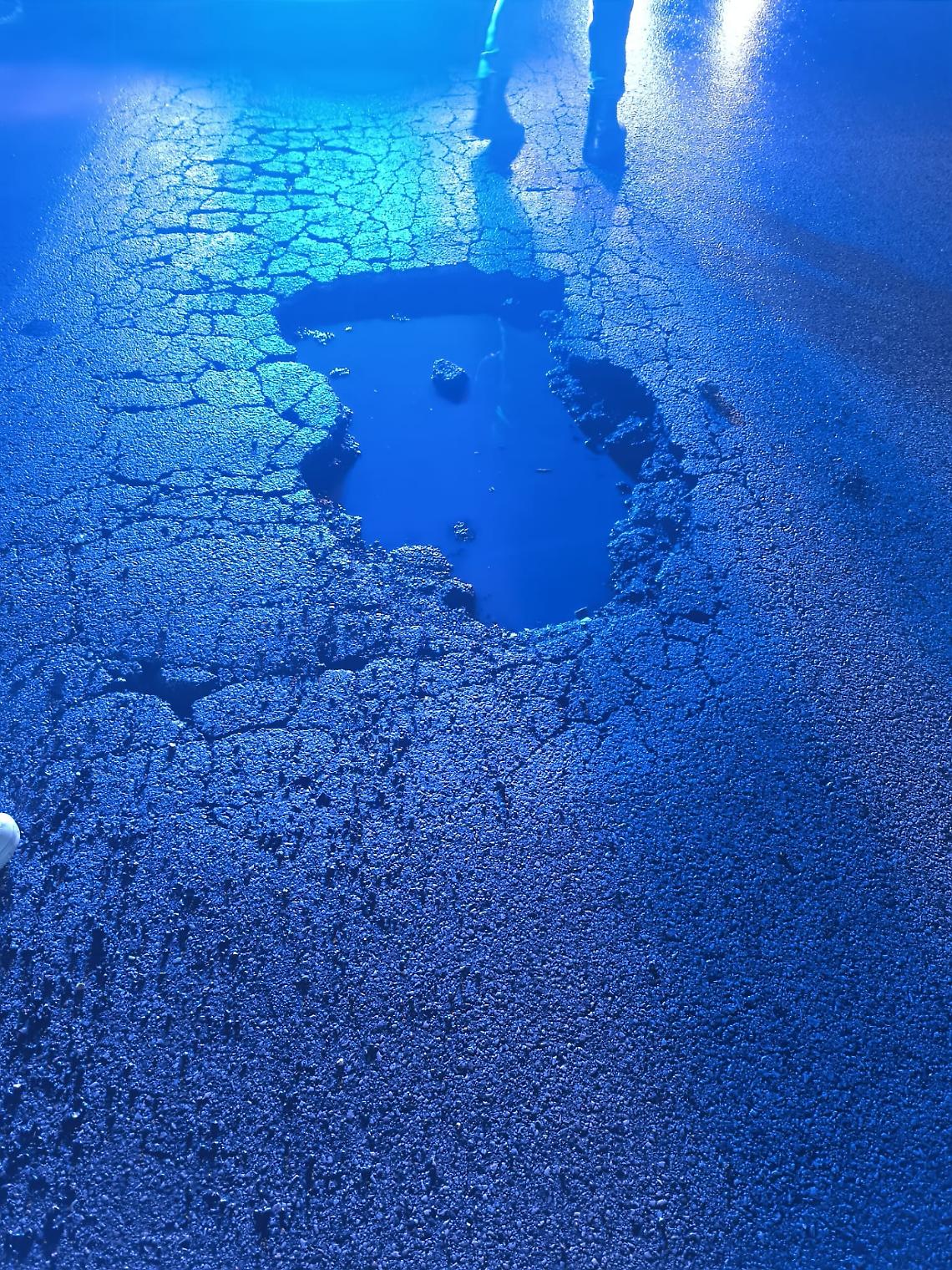 Tangenziale, pioggia apre voragini sull&rsquo;asfalto