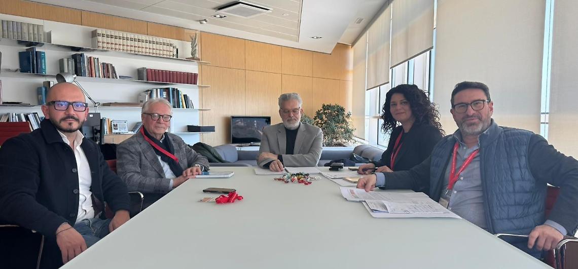 Al centro il Presidente del Consiglio regionale Toni Matarrelli