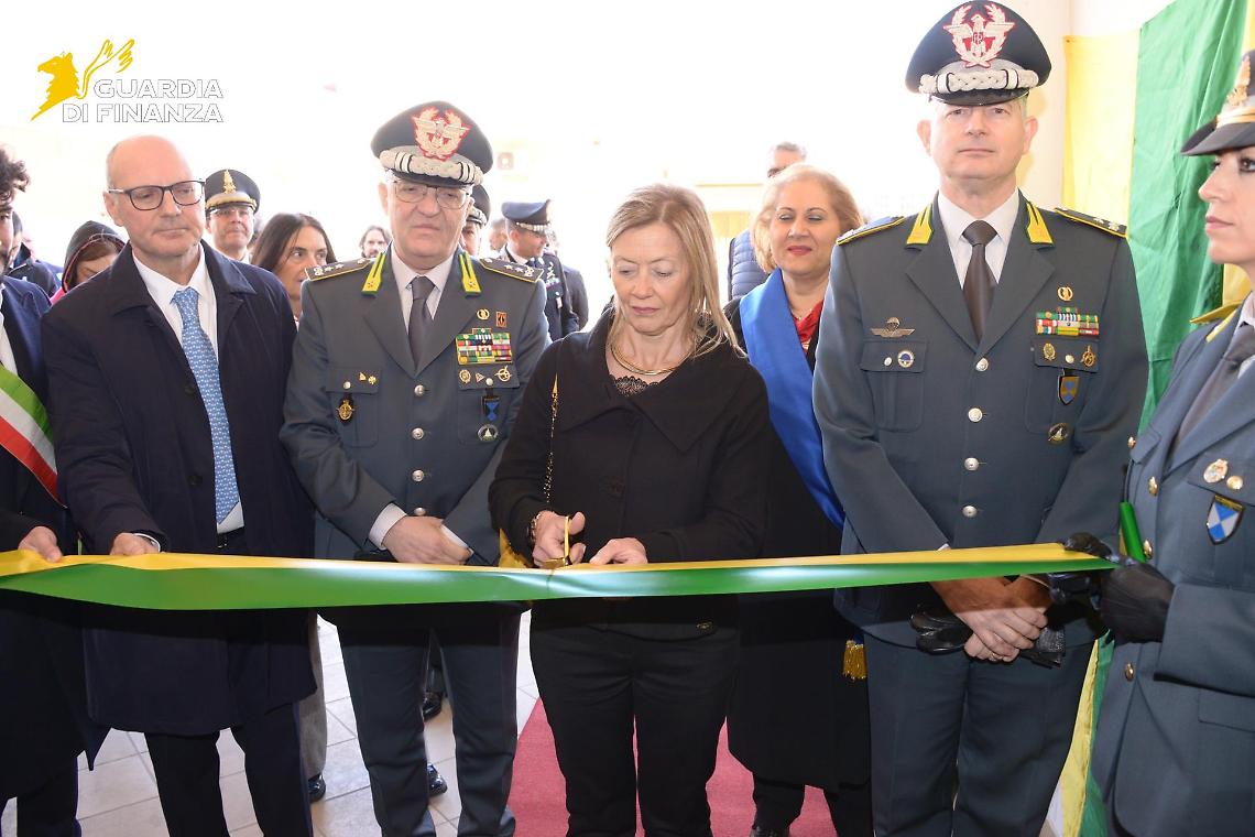 Beni confiscati restituiti alla collettivit&agrave;: due alloggi alla Guardia di finanza